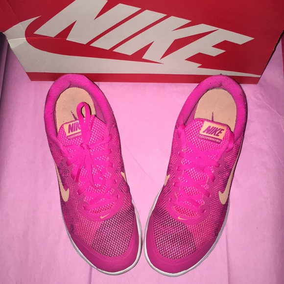 pink camo nike womens shoes